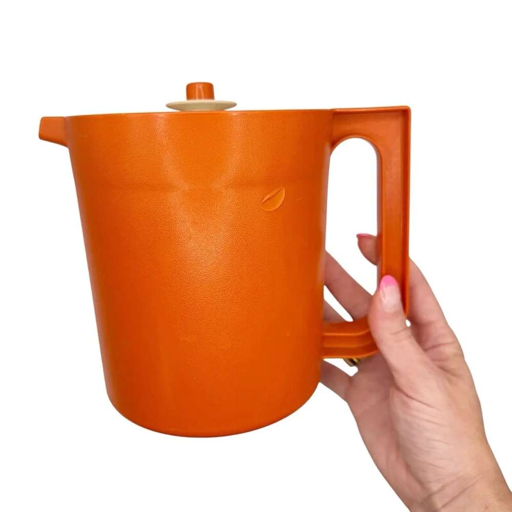 Tupperware vintage quart